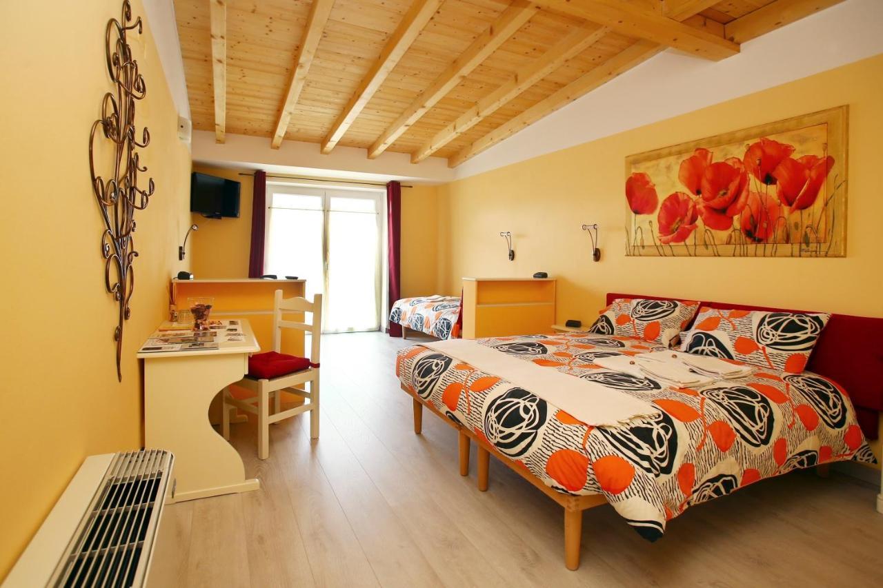 B&B La Vecchia Tipografia - Lago D'Idro Ponte Caffaro Luaran gambar